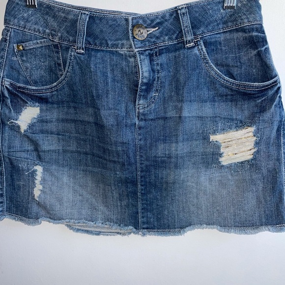 SALE ❤️‍🔥Elle Distressed Denim Mini - Picture 5 of 8